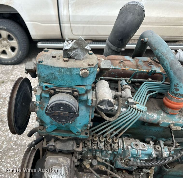 image for item EQ4598 International DT466 engine