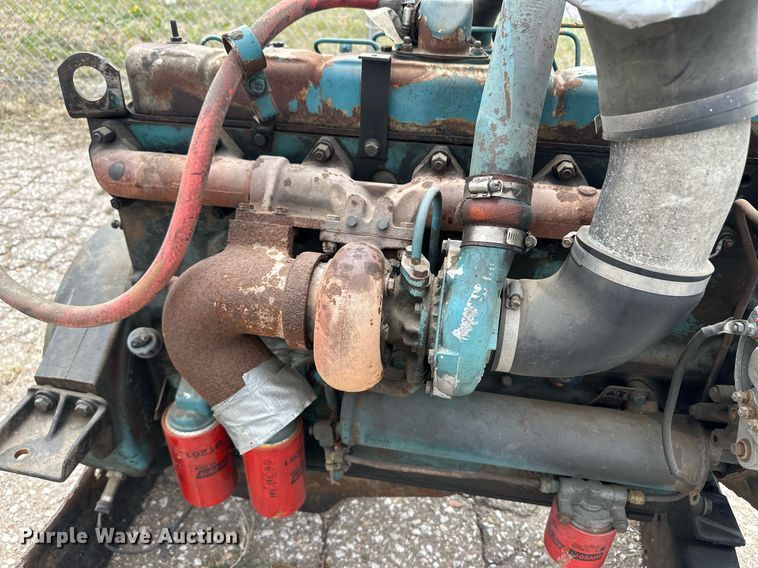 image for item EQ4598 International DT466 engine