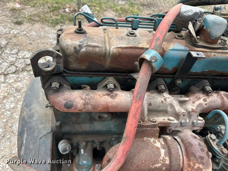 image for item EQ4598 International DT466 engine