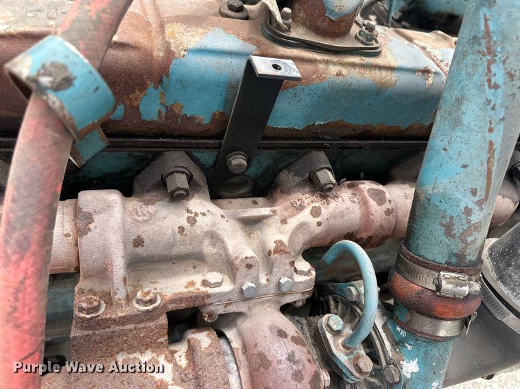 image for item EQ4598 International DT466 engine