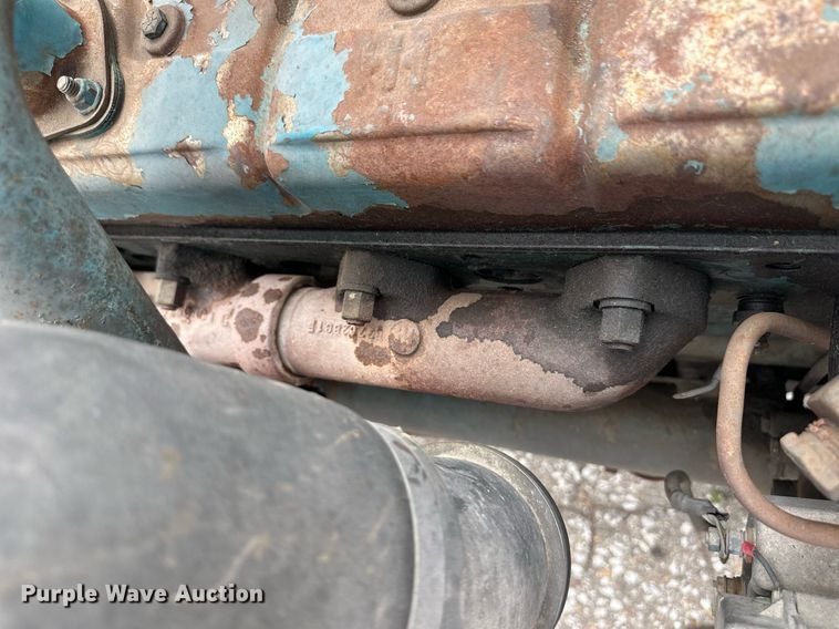 image for item EQ4598 International DT466 engine