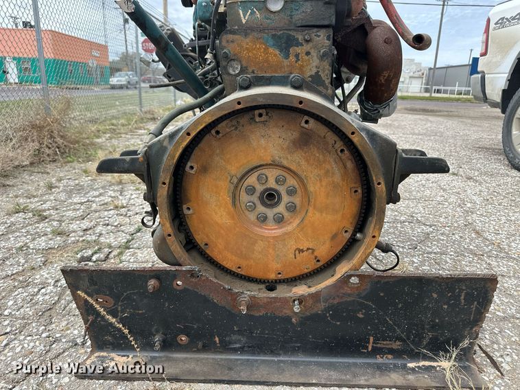 image for item EQ4598 International DT466 engine