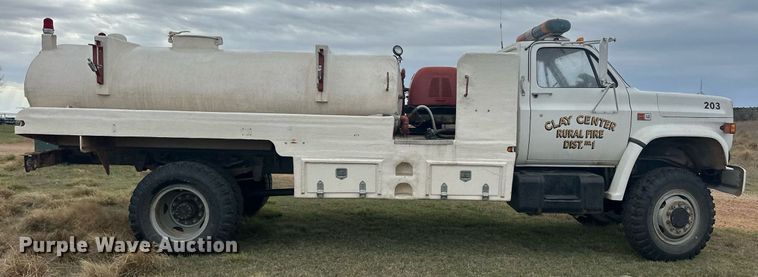 image for item ER8996 1981 GMC 7000 tank truck