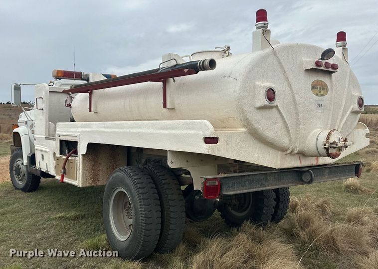 image for item ER8996 1981 GMC 7000 tank truck
