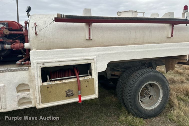 image for item ER8996 1981 GMC 7000 tank truck