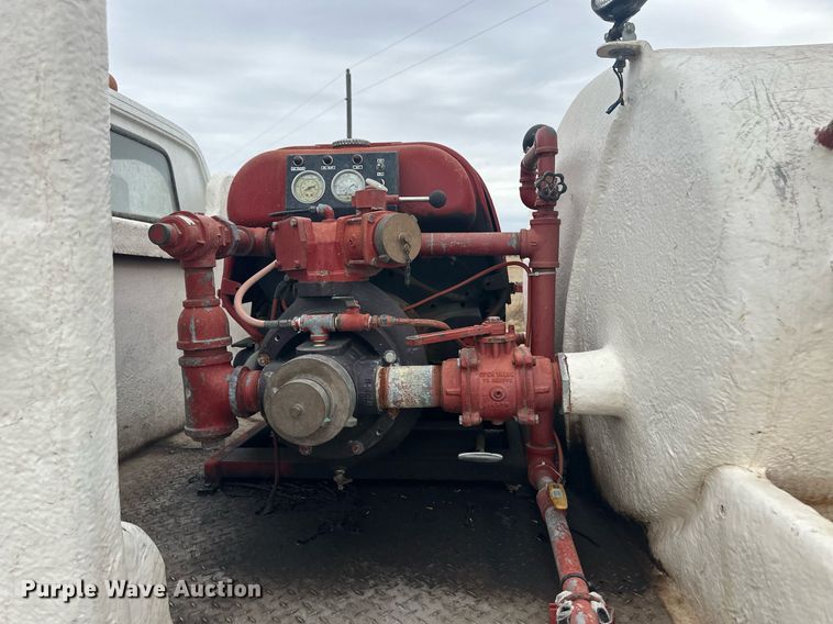 image for item ER8996 1981 GMC 7000 tank truck