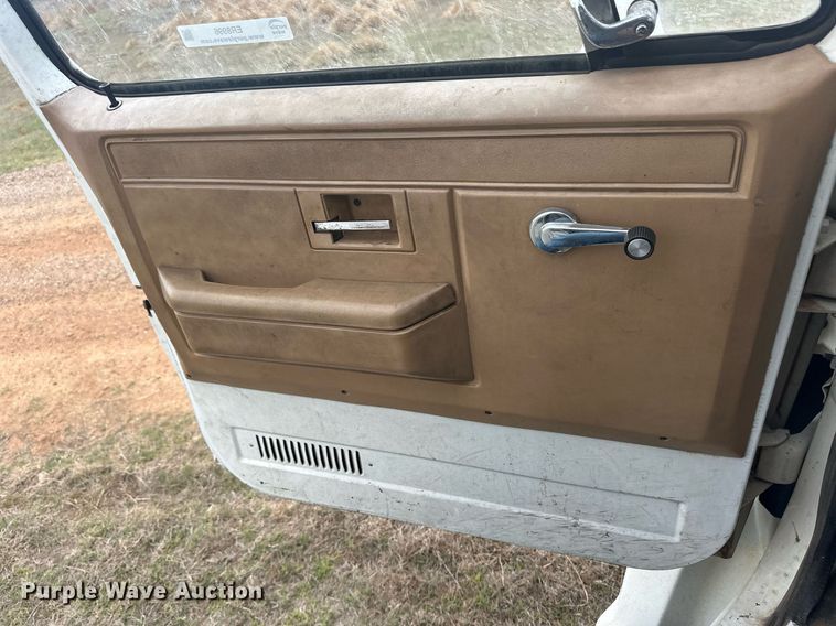 image for item ER8996 1981 GMC 7000 tank truck