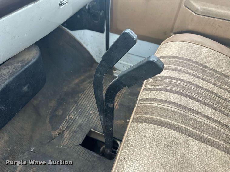 image for item ER8996 1981 GMC 7000 tank truck