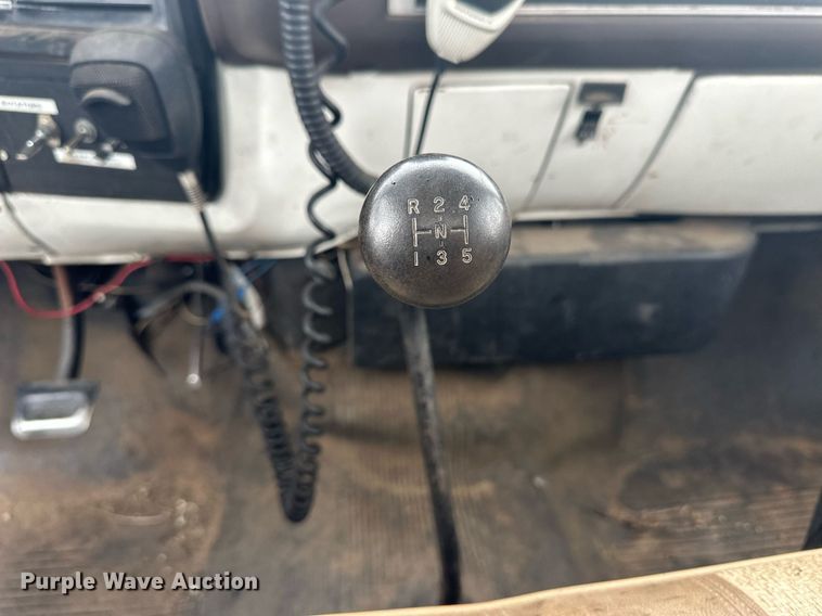 image for item ER8996 1981 GMC 7000 tank truck