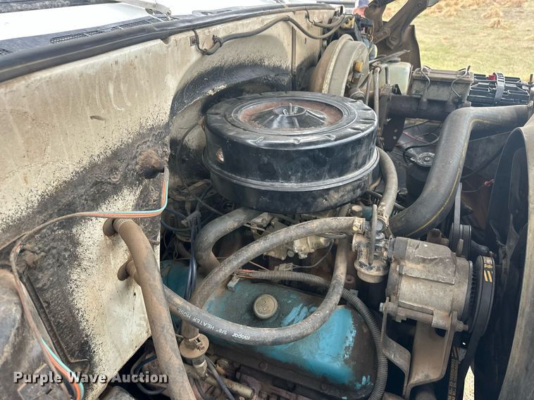 image for item ER8996 1981 GMC 7000 tank truck