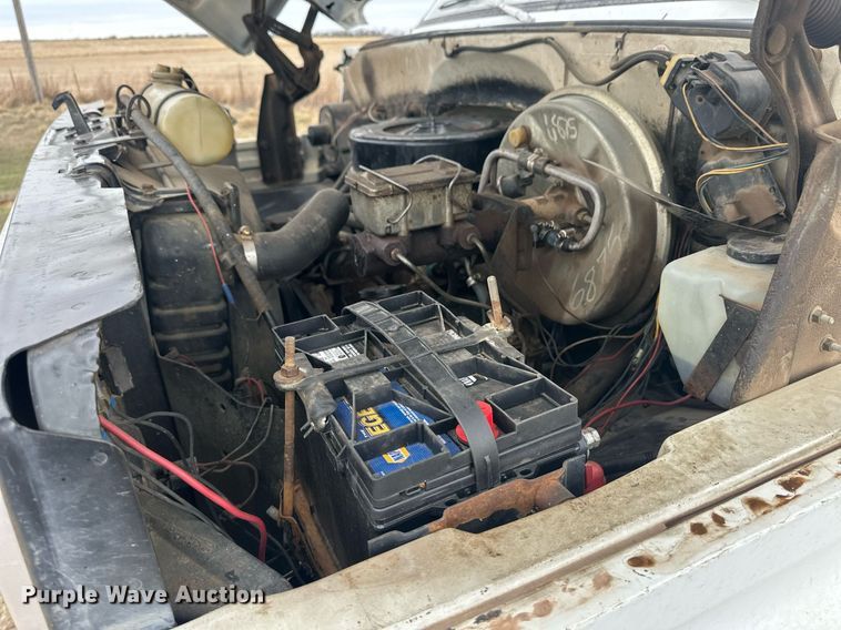 image for item ER8996 1981 GMC 7000 tank truck