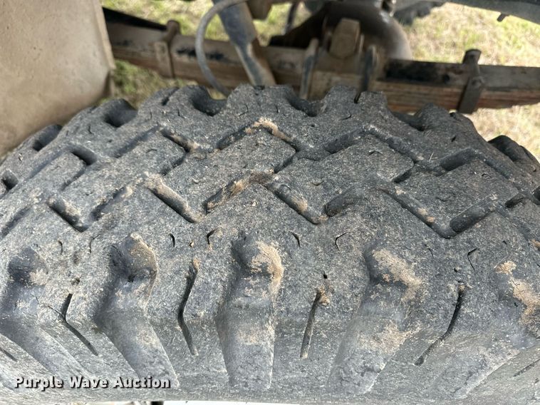 image for item ER8996 1981 GMC 7000 tank truck