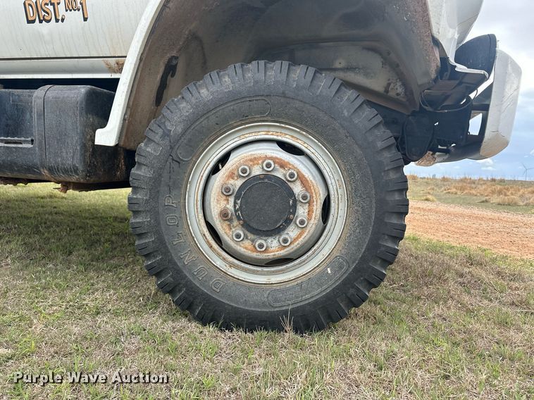 image for item ER8996 1981 GMC 7000 tank truck