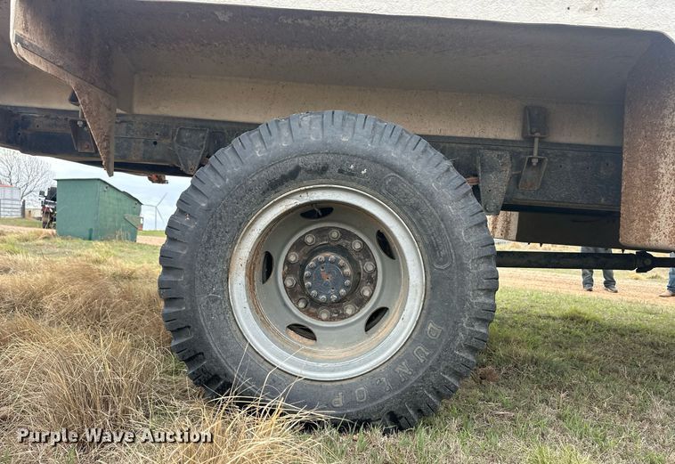 image for item ER8996 1981 GMC 7000 tank truck