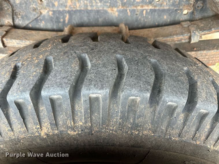 image for item ER8996 1981 GMC 7000 tank truck