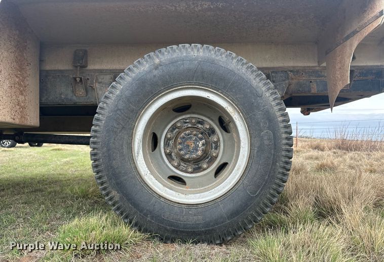 image for item ER8996 1981 GMC 7000 tank truck