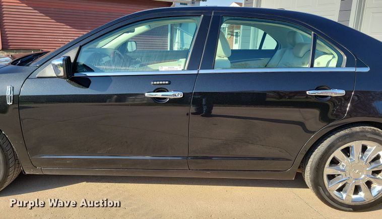 image for item NV9764 2011 Lincoln MKZ 