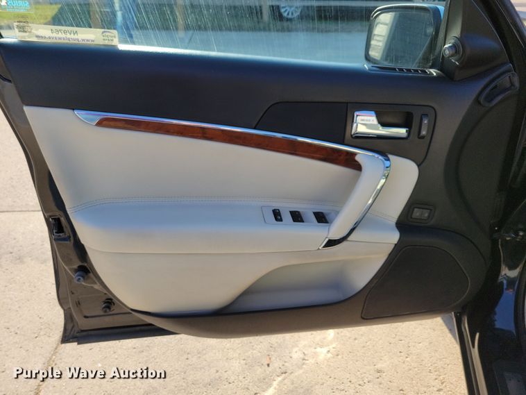 image for item NV9764 2011 Lincoln MKZ 