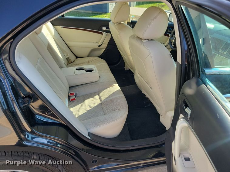 image for item NV9764 2011 Lincoln MKZ 