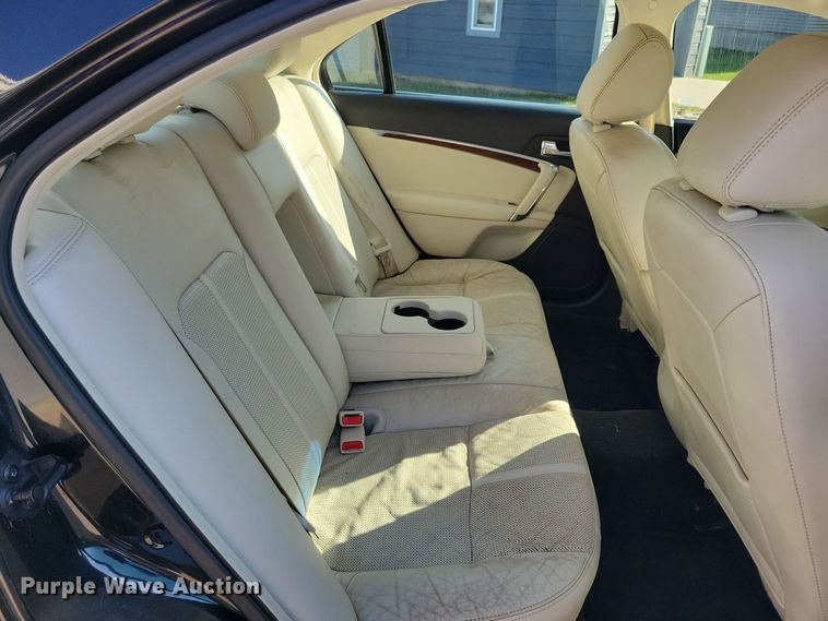 image for item NV9764 2011 Lincoln MKZ 