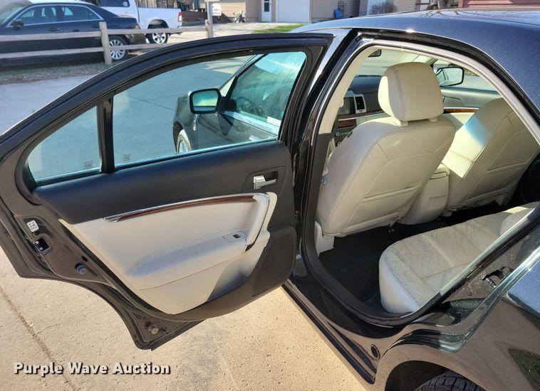 image for item NV9764 2011 Lincoln MKZ 