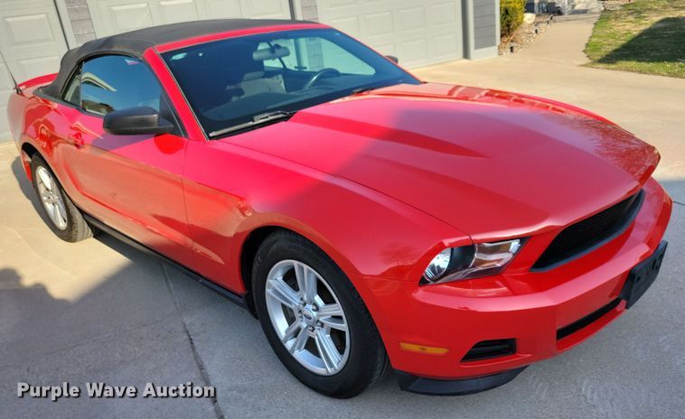 image for item NV9765 2012 Ford Mustang convertible