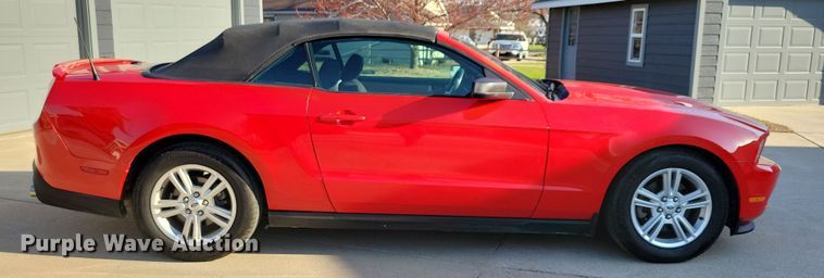 image for item NV9765 2012 Ford Mustang convertible