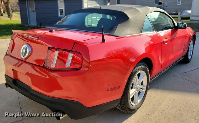 image for item NV9765 2012 Ford Mustang convertible