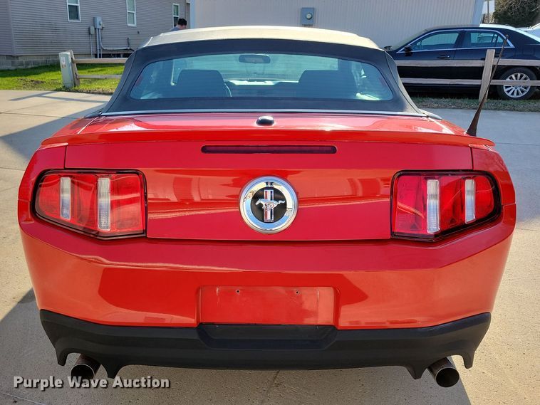 image for item NV9765 2012 Ford Mustang convertible