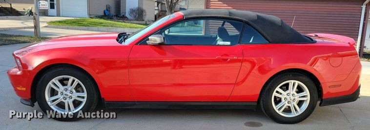 image for item NV9765 2012 Ford Mustang convertible