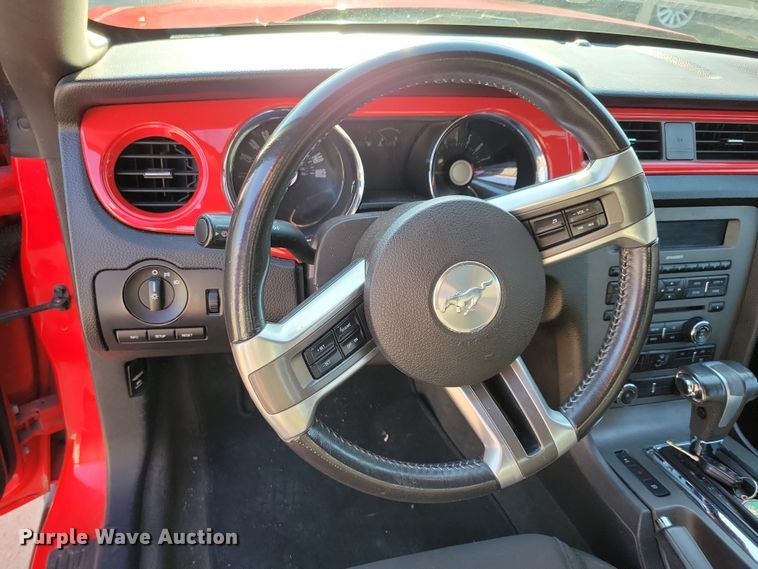 image for item NV9765 2012 Ford Mustang convertible