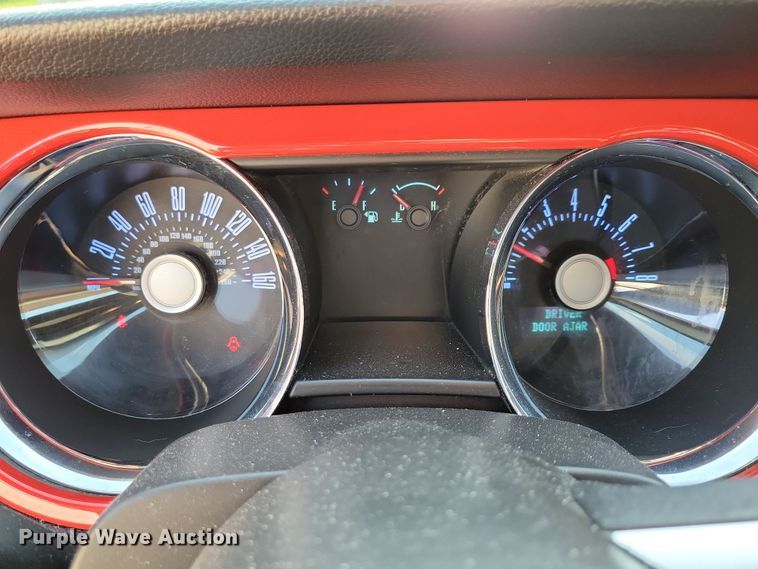 image for item NV9765 2012 Ford Mustang convertible