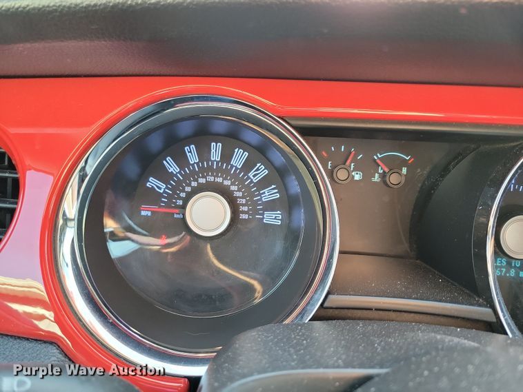 image for item NV9765 2012 Ford Mustang convertible