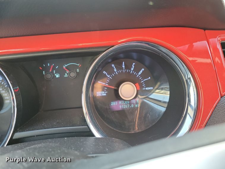 image for item NV9765 2012 Ford Mustang convertible