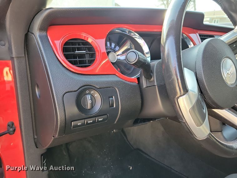 image for item NV9765 2012 Ford Mustang convertible