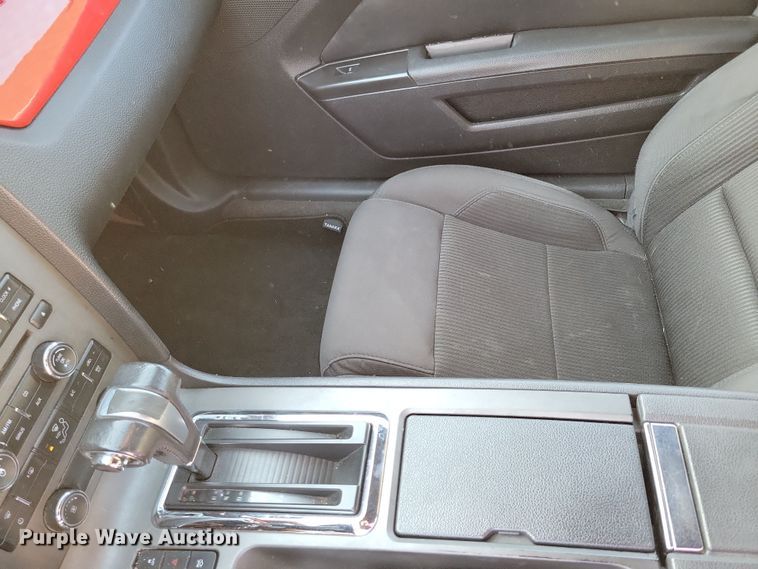 image for item NV9765 2012 Ford Mustang convertible