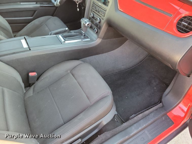 image for item NV9765 2012 Ford Mustang convertible