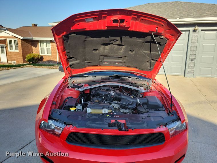 image for item NV9765 2012 Ford Mustang convertible