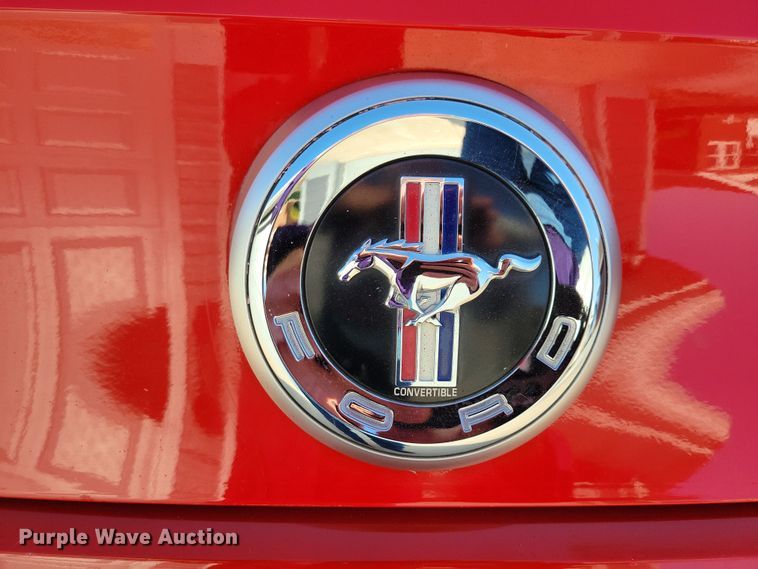 image for item NV9765 2012 Ford Mustang convertible