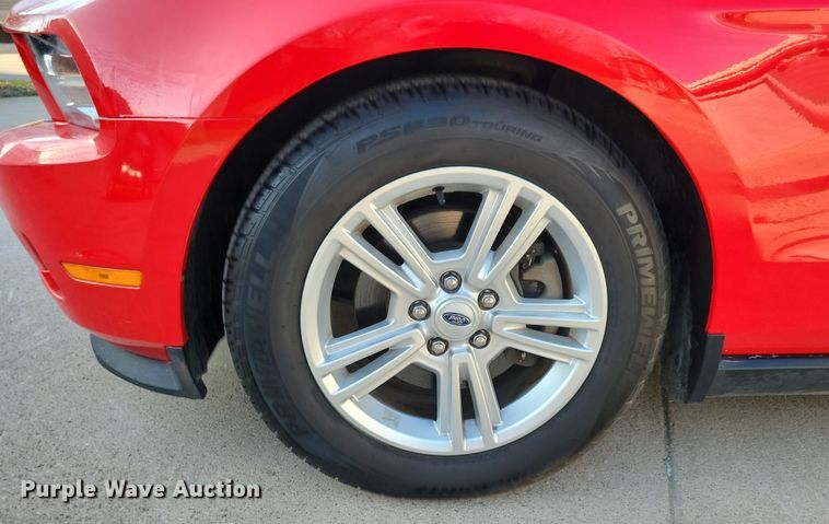 image for item NV9765 2012 Ford Mustang convertible