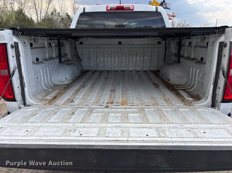 image for item OB9506 2016 Chevrolet Colorado Crew Cab pickup truck