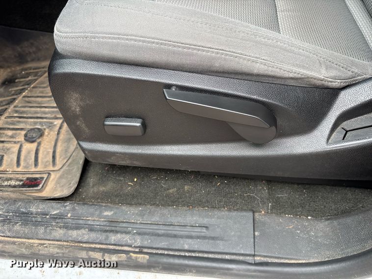 image for item OB9506 2016 Chevrolet Colorado Crew Cab pickup truck