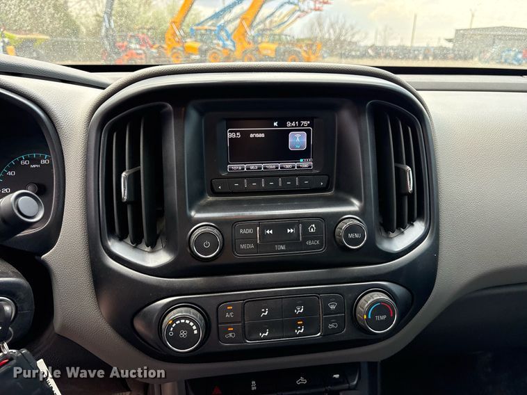 image for item OB9506 2016 Chevrolet Colorado Crew Cab pickup truck