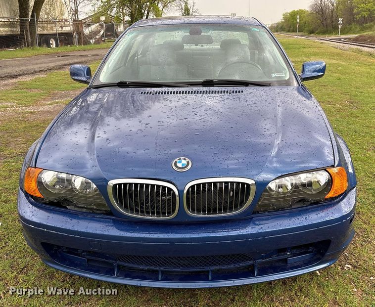 image for item OB9614 2001 BMW 330CI 