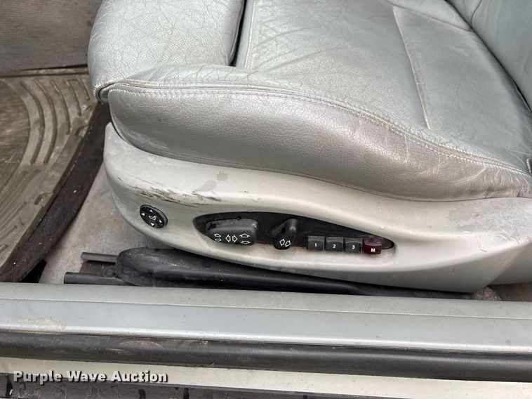 image for item OB9614 2001 BMW 330CI 