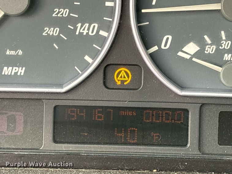 image for item OB9614 2001 BMW 330CI 