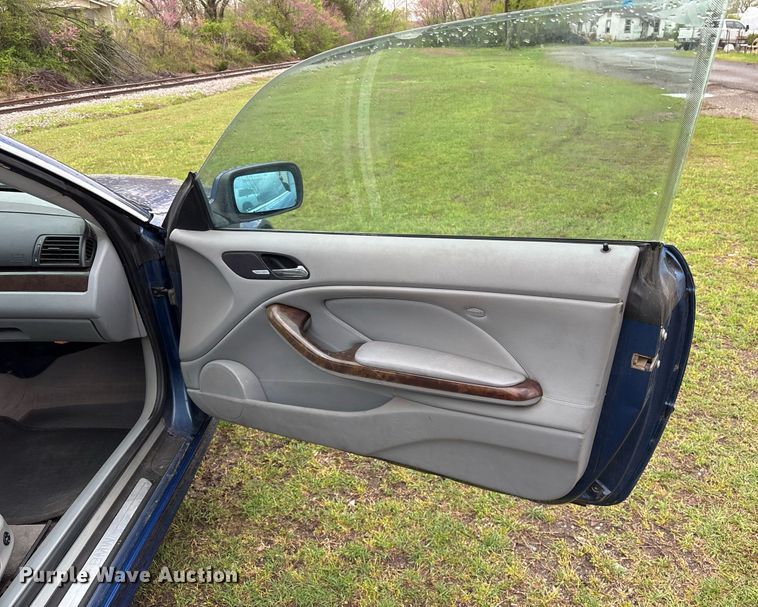 image for item OB9614 2001 BMW 330CI 