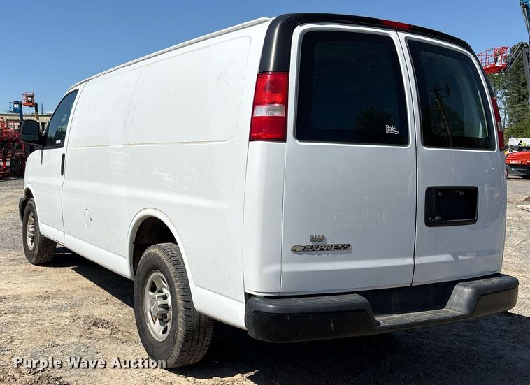 image for item OB9623 2019 Chevrolet Express 2500 van