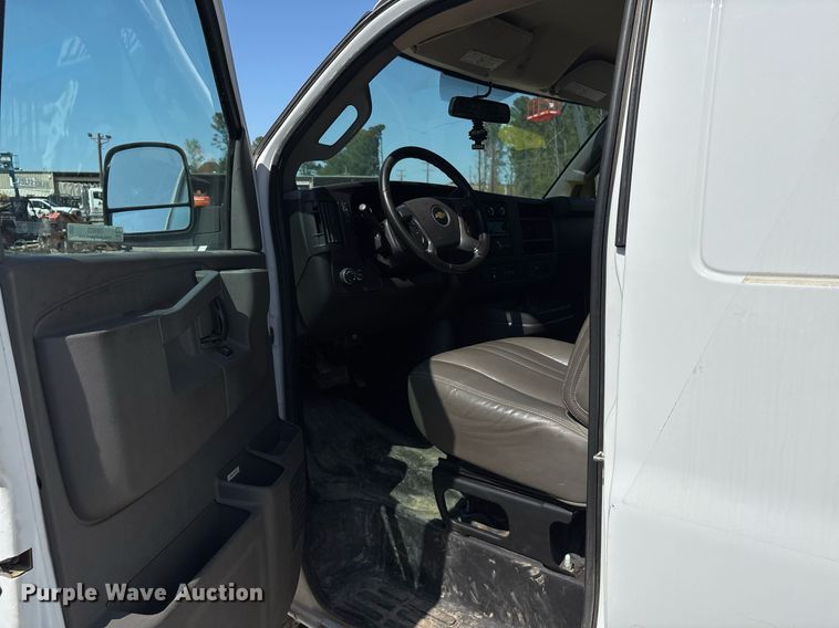 image for item OB9623 2019 Chevrolet Express 2500 van