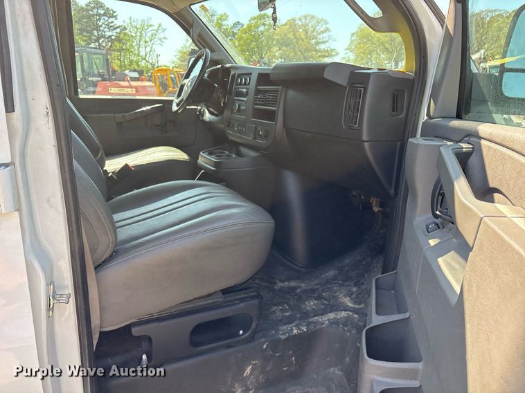 image for item OB9623 2019 Chevrolet Express 2500 van